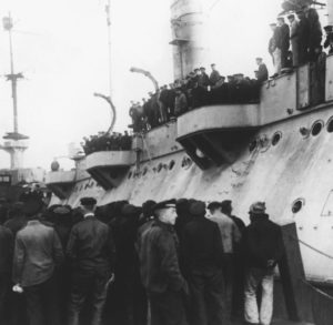 Noske begrüßt U-Boot-Besatzungen